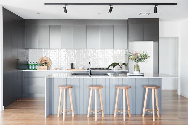 Modern Kitchen by Studio Black Interiors